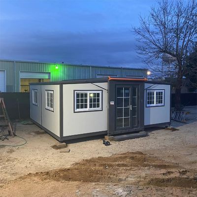 56 metri quadrati di superficie e 30 piedi di lunghezza casa in container espandibile con tetto in lamiera di acciaio galvanizzato