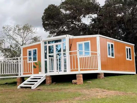 3.75 tonnellate di peso netto totale Casa in container espandibile con tetto in lamiera di acciaio galvanizzato e isolamento in schiuma di poliuretano.